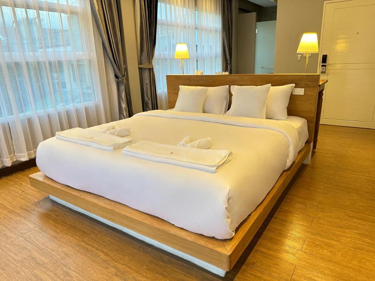 Hostel The White House Rachamankha เดอะ ไวท์เฮ้าส์ ราชมรรคา Chiang Mai Exterior foto