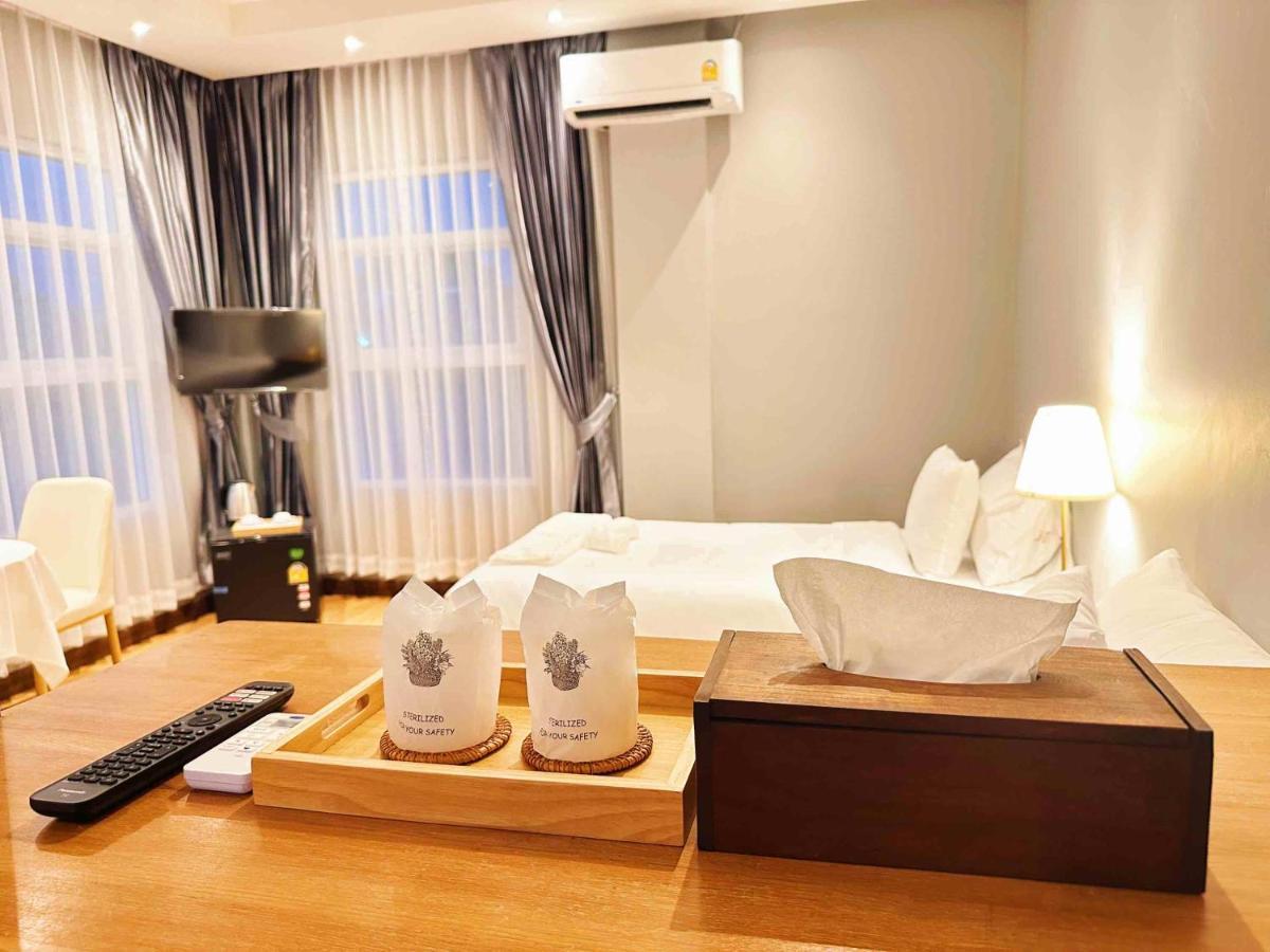 Hostel The White House Rachamankha เดอะ ไวท์เฮ้าส์ ราชมรรคา Chiang Mai Exterior foto