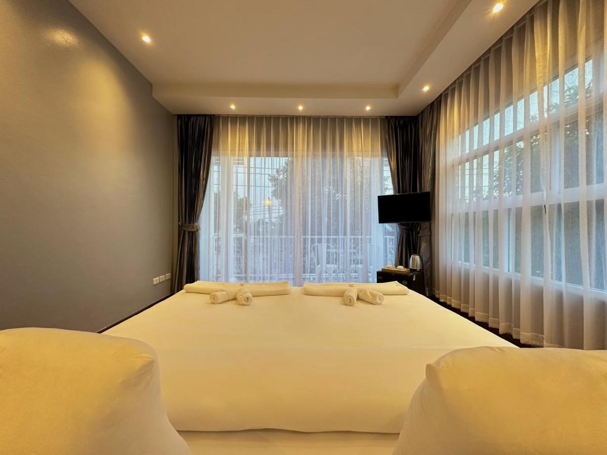 Hostel The White House Rachamankha เดอะ ไวท์เฮ้าส์ ราชมรรคา Chiang Mai Exterior foto