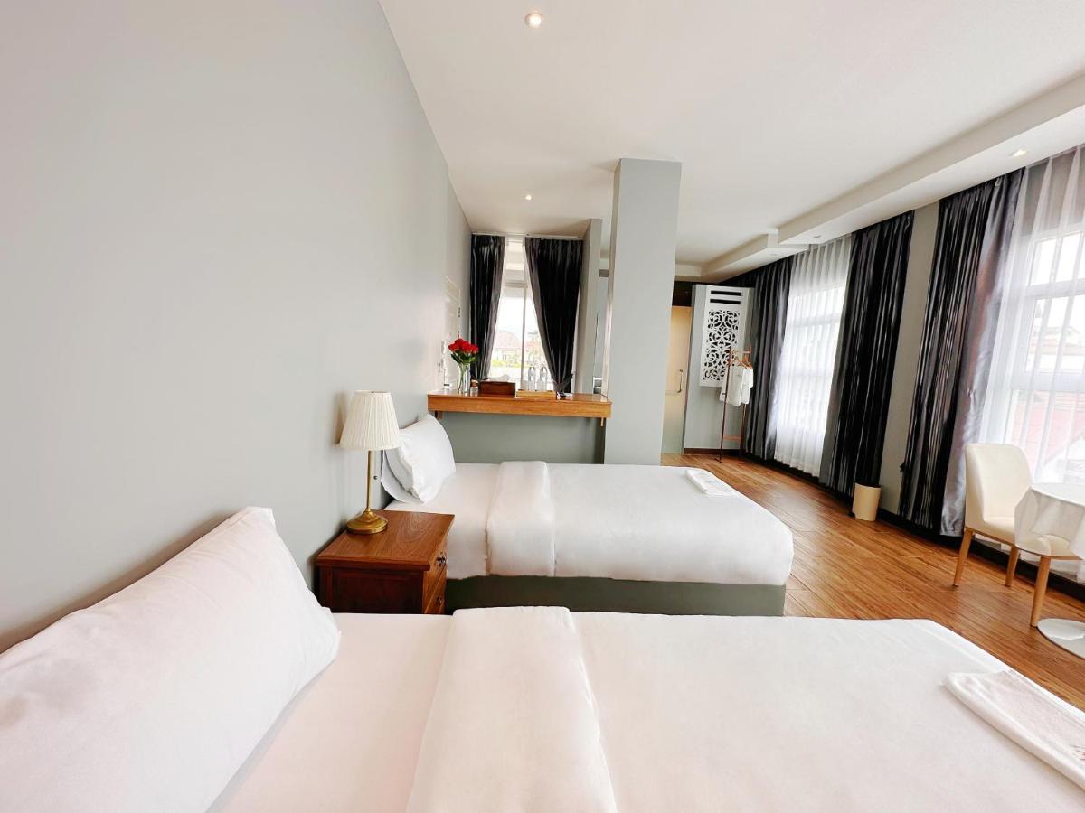 Hostel The White House Rachamankha เดอะ ไวท์เฮ้าส์ ราชมรรคา Chiang Mai Exterior foto