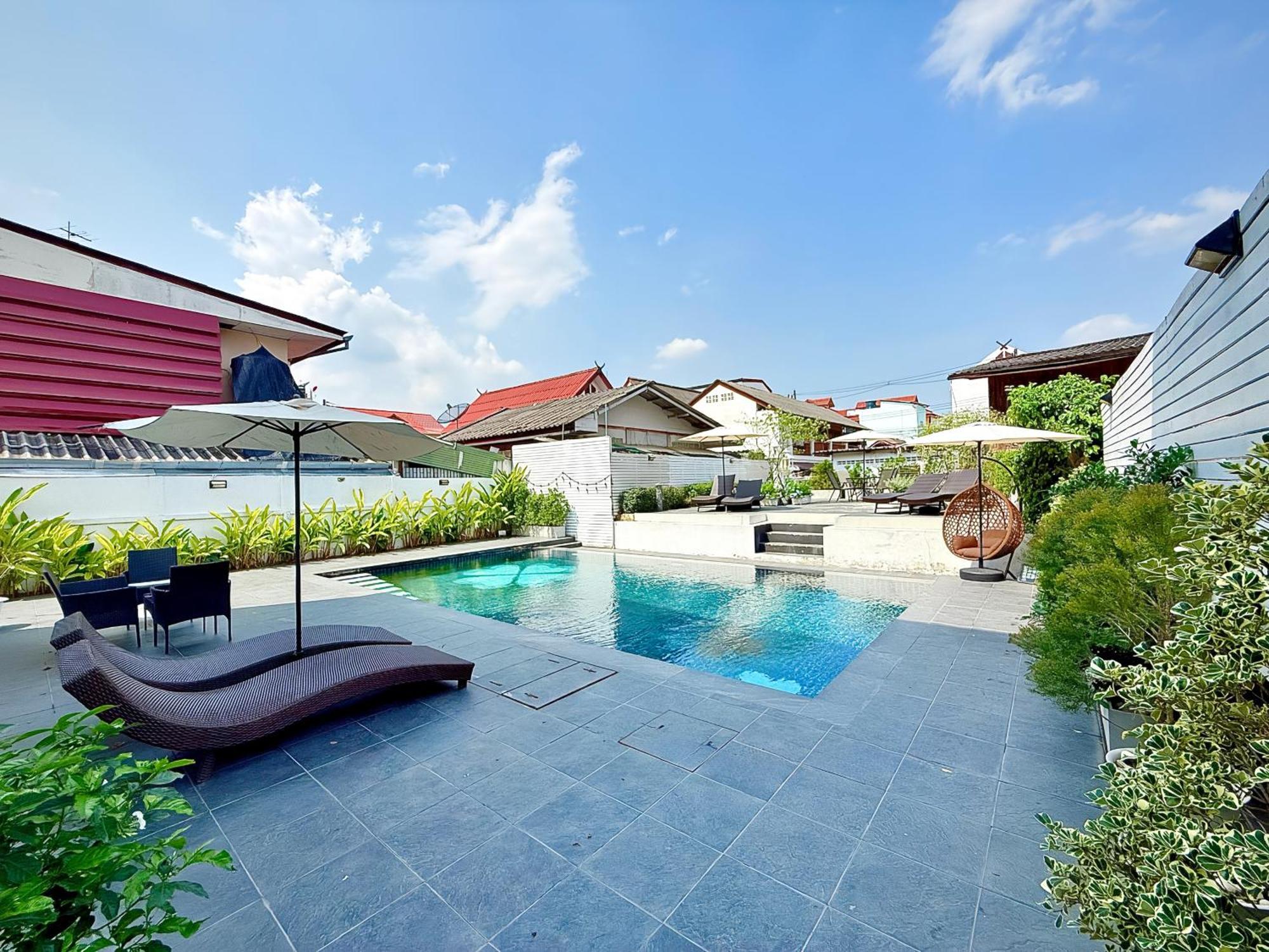 Hostel The White House Rachamankha เดอะ ไวท์เฮ้าส์ ราชมรรคา Chiang Mai Exterior foto